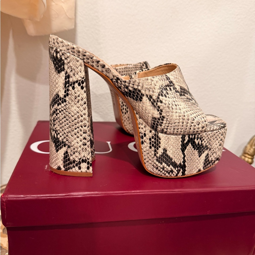 SCHUTZ Snake Print Platform Sandals